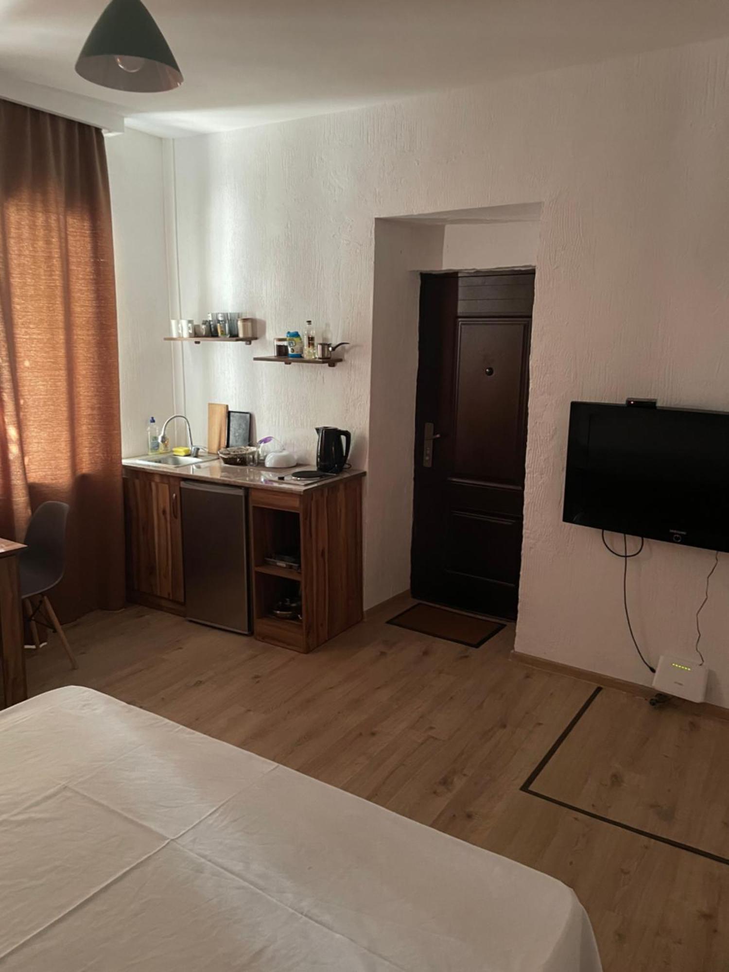 Apartment In The City Center With The Garden Ereván Exterior foto