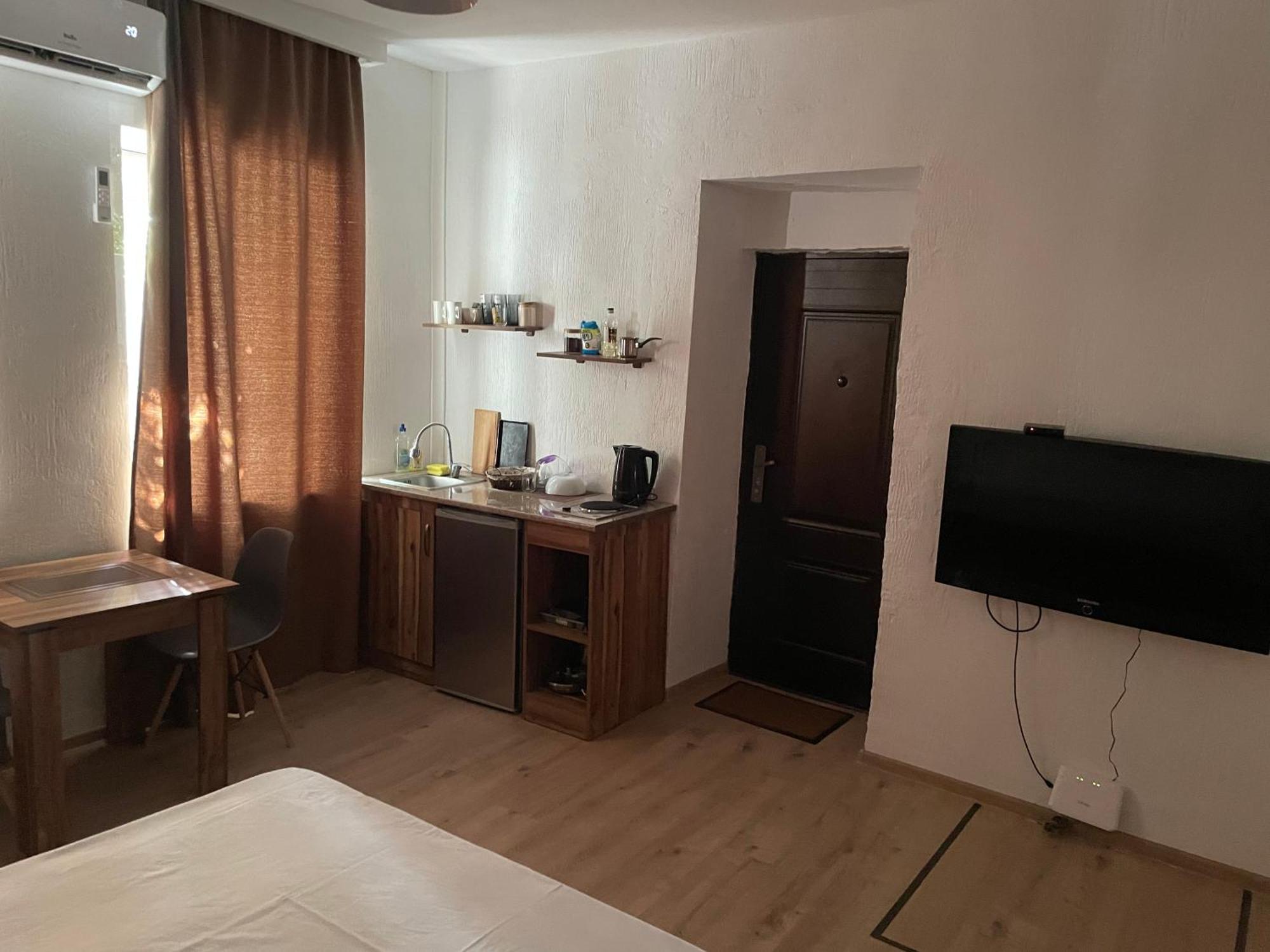 Apartment In The City Center With The Garden Ereván Exterior foto