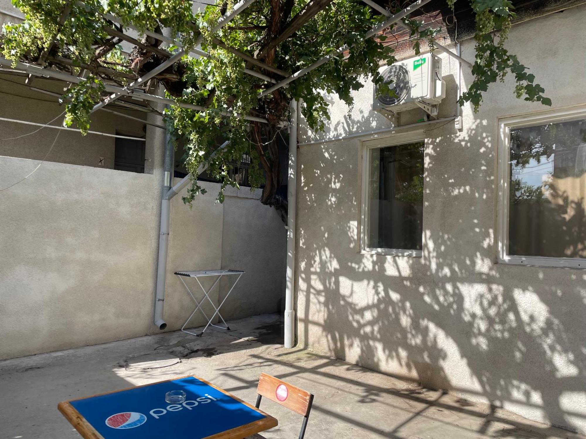 Apartment In The City Center With The Garden Ereván Exterior foto